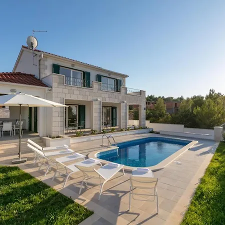 Villa Makarac *